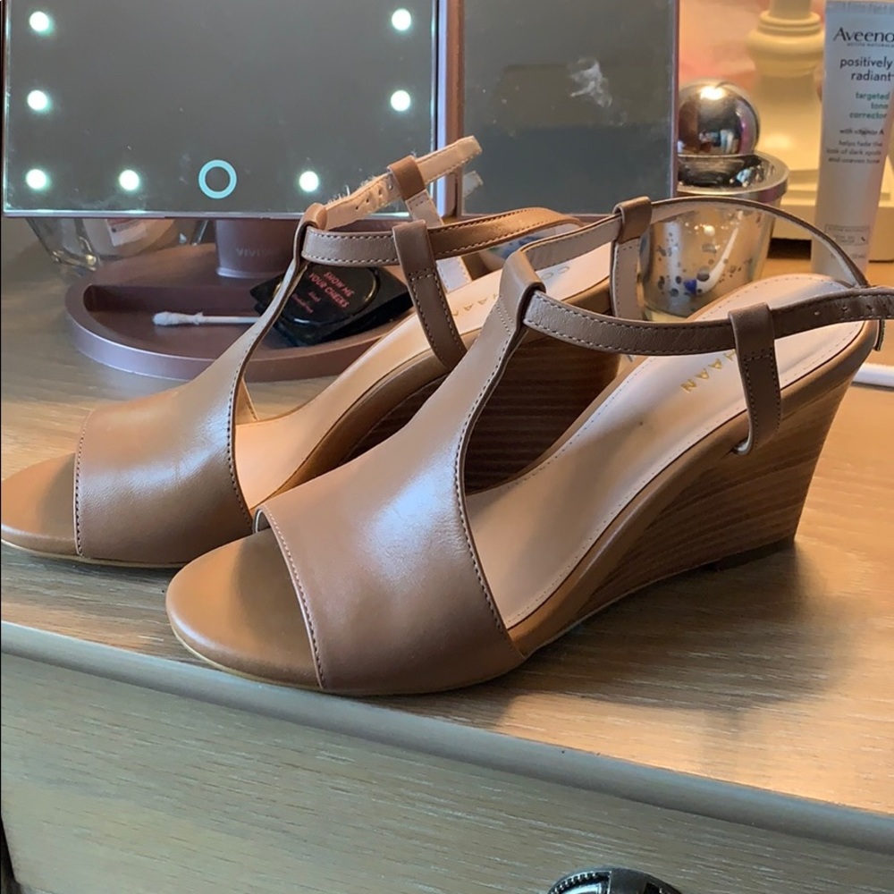 Cole Haan tan beige wedges